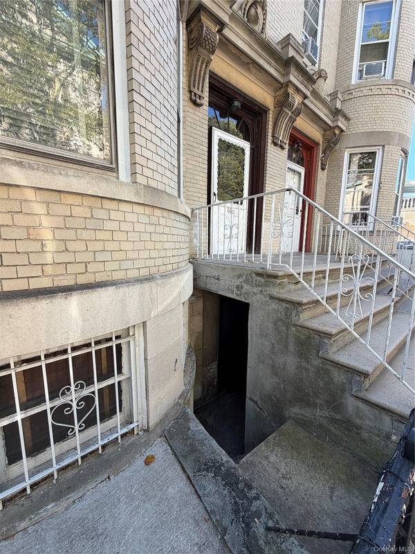 121 Bay 20th ST, Brooklyn, NY 11214