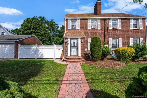 695 Front ST, Hempstead, NY 11550