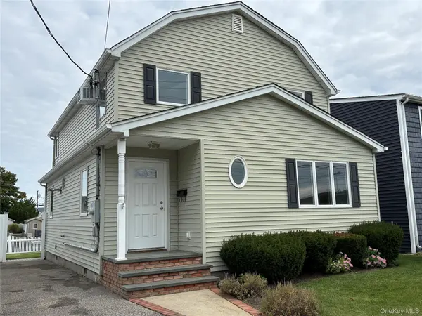 65 Jefferson PL, Massapequa, NY 11758