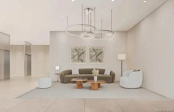 26-15 4 ST #2I, Astoria, NY 11102