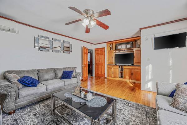 15007 85th DR, Briarwood, NY 11432