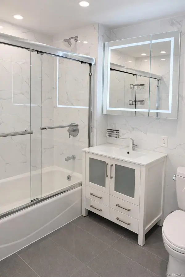 52-16 Roosevelt AVE #2C, Woodside, NY 11377