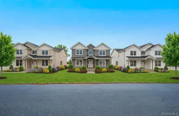 89 west AVE, Hicksville, NY 11801
