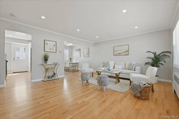 2726 Orchard ST, North Bellmore, NY 11710