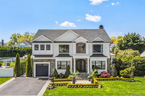 25 Boyd DR, Westbury, NY 11590