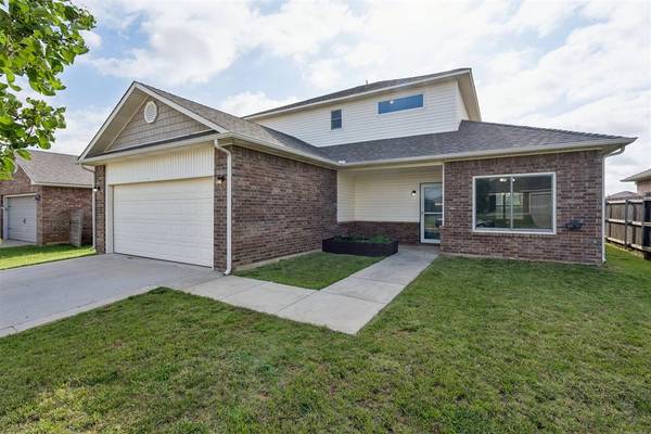 2812 Sunberry WAY, Yukon, OK 73099