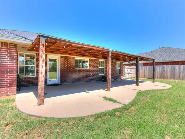 16104 Cantera Creek DR, Edmond, OK 73013