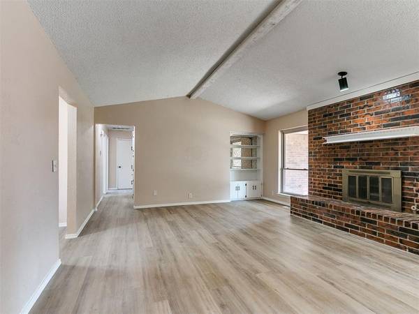 1016 S Neptune RD, Edmond, OK 73003