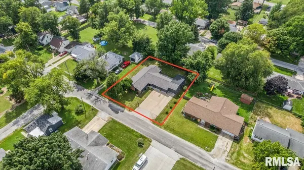 903 6TH ST, Pawnee, IL 62558