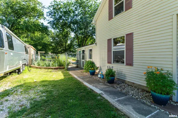 204 W AMES ST, Yates City, IL 61572