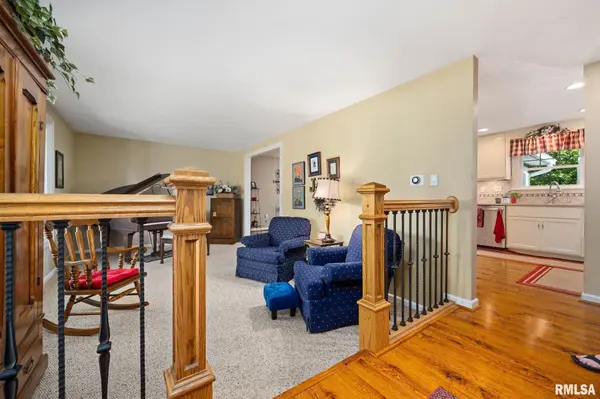 250 CIRCLE SHORE DR, Washington, IL 61571