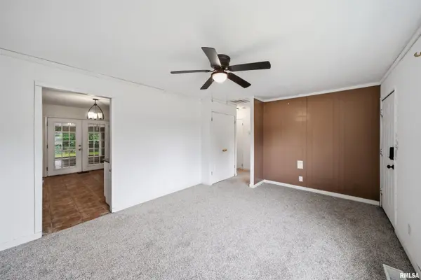5914 N FROSTWOOD Pkwy, Peoria, IL 61615