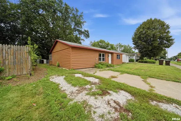 5914 N FROSTWOOD Pkwy, Peoria, IL 61615