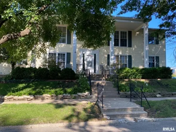 15 S AVENUE B #4, Canton, IL 61520