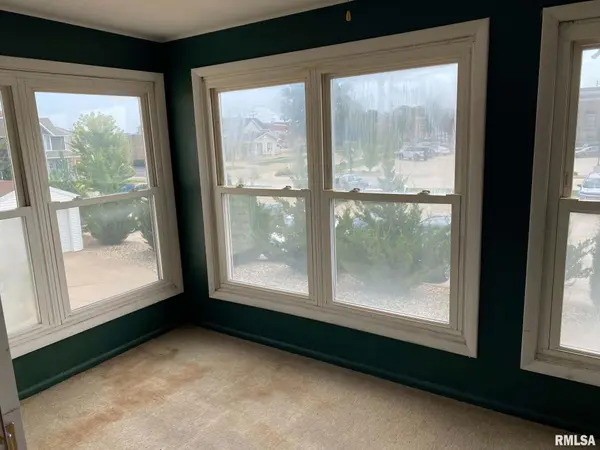 15 S AVENUE B #3, Canton, IL 61520