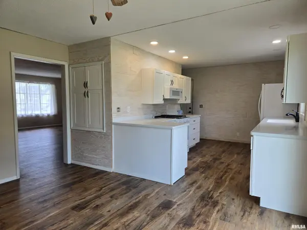 224 W 2ND AVE, La Harpe, IL 61450