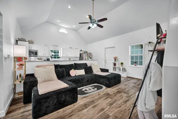 202 W 4TH ST, Wyanet, IL 61379