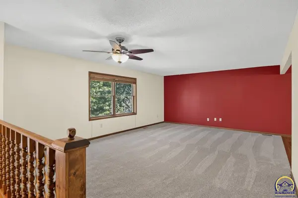 3809 SW Nottingham RD, Topeka, KS 66610