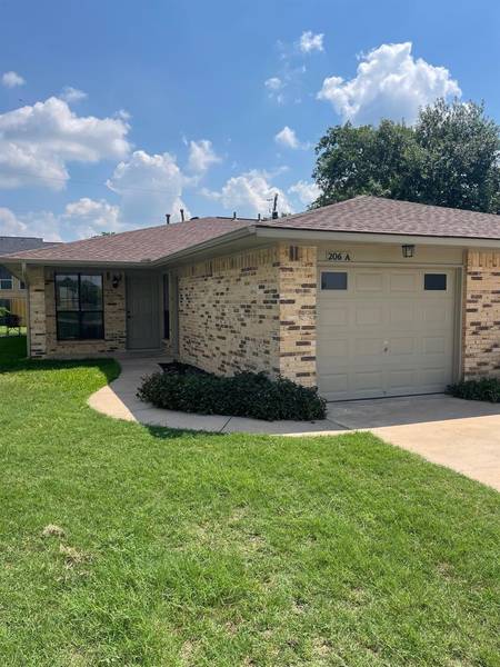 206 E Walter ST #A, Pflugerville, TX 78660