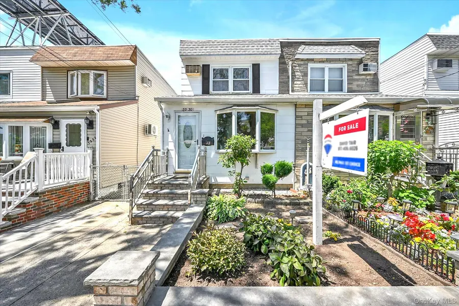 33-30 203rd ST, Bayside, NY 11361