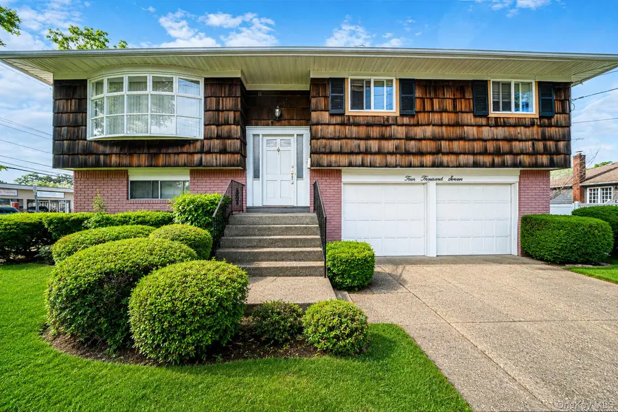 4007 Clark ST, Seaford, NY 11783