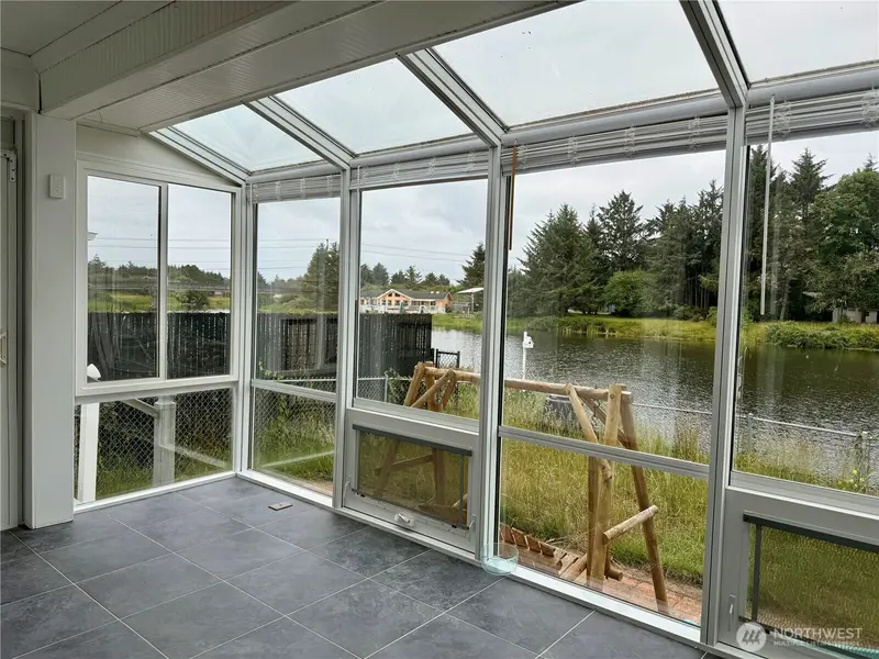 137 Canal DR NE, Ocean Shores, WA 98569