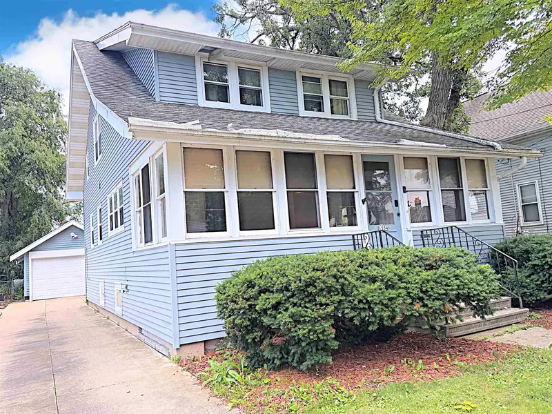 1554 PLUMMER ST, Oshkosh, WI 54902