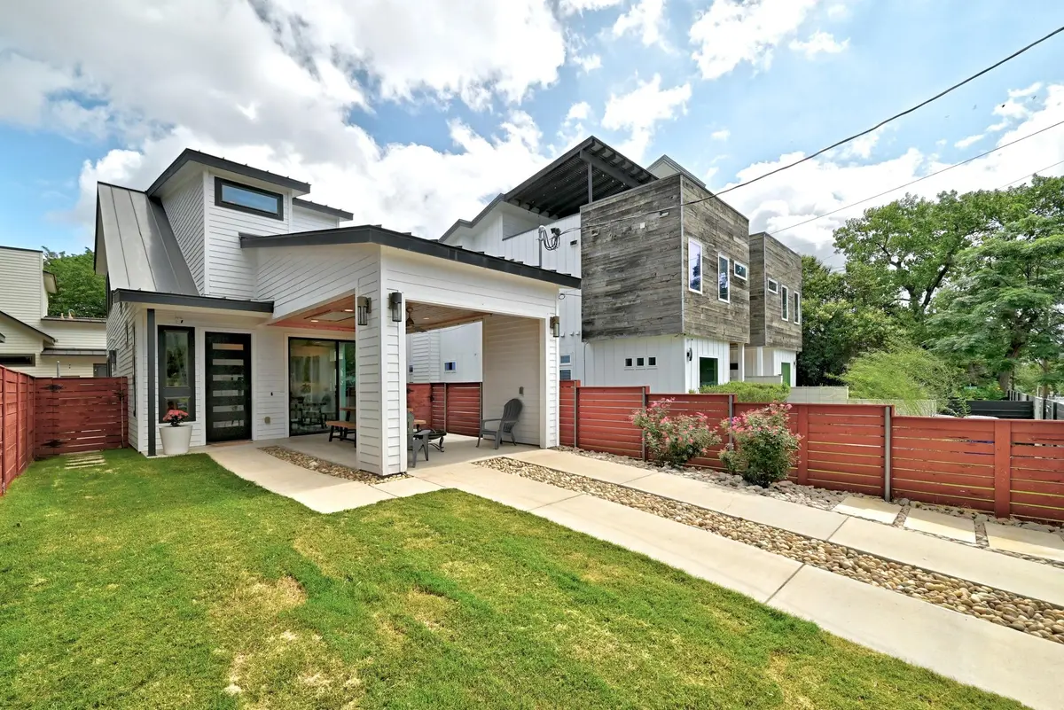 1704 E 13th ST #B, Austin, TX 78702