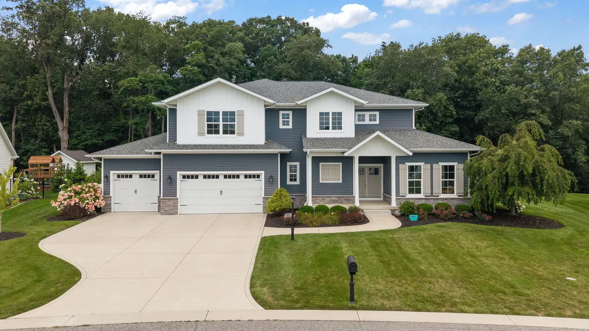 326 W Houghton DR, Valparaiso, IN 46385