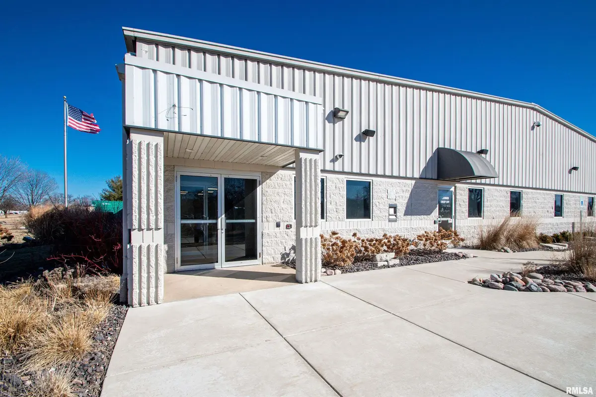 200 ENTERPRISE DR, Pekin, IL 61554