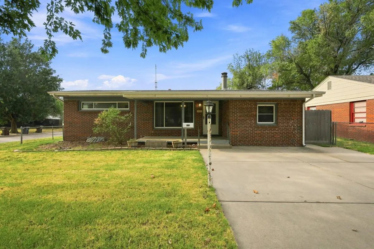 1421 E 31st St South, Wichita, KS 67216