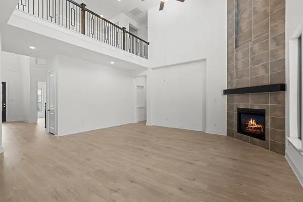 933 Mumms Field Drive, Fort Worth, TX 76247