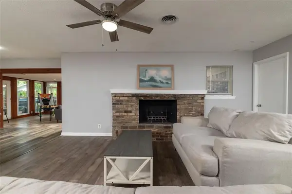 637 Post Oak Drive, Hurst, TX 76053