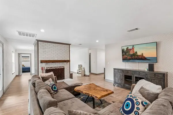 5216 Ashbrook Road, Dallas, TX 75227