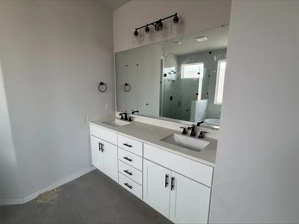 260 Bloomington Loop, Hutto, TX 78634