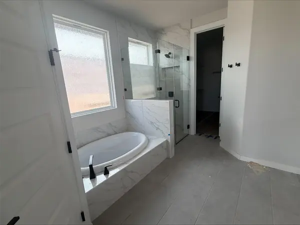 260 Bloomington Loop, Hutto, TX 78634