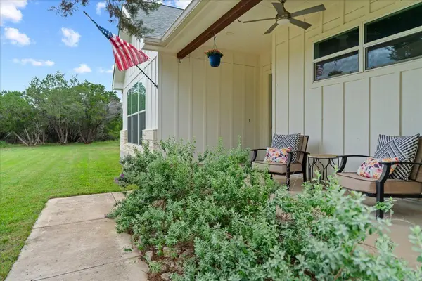 1 Agarita CIR, Wimberley, TX 78676