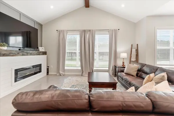 1 Agarita CIR, Wimberley, TX 78676