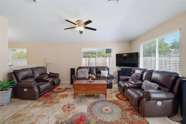 3549 Rock Shelf LN, Round Rock, TX 78681