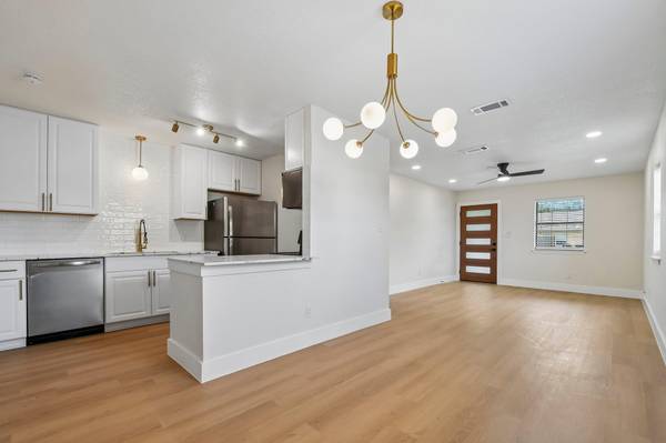 1204 Southwalk ST, Georgetown, TX 78626
