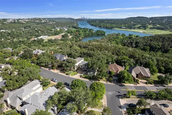 5724 N SCOUT ISLAND CIR, Austin, TX 78731