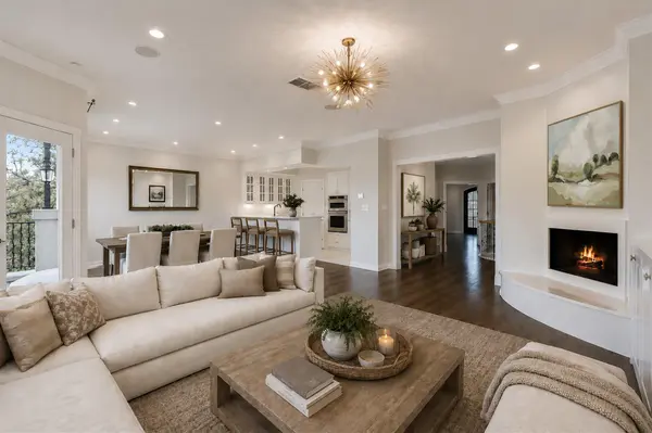 1910 Rue De St Tropez #4, Austin, TX 78746