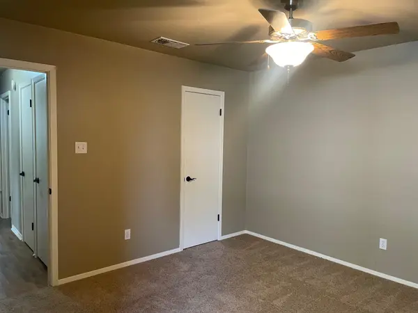 206 E Walter ST #A, Pflugerville, TX 78660