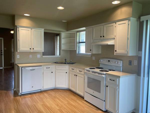 206 E Walter ST #A, Pflugerville, TX 78660