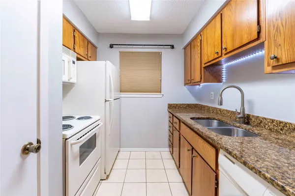 6903 Deatonhill DR #28, Austin, TX 78745