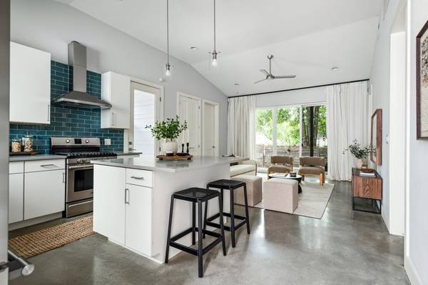 1703 Perez ST #2, Austin, TX 78721