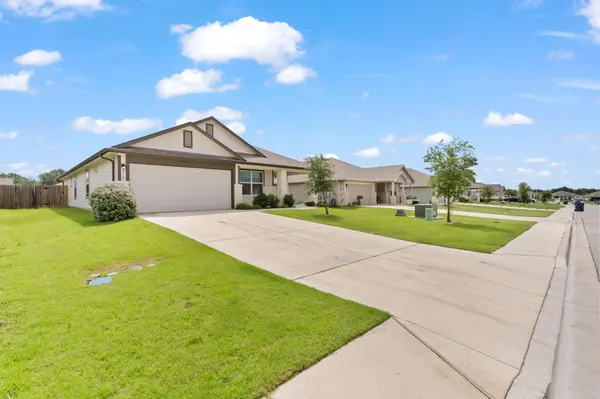 215 Bunting LN, Bertram, TX 78605