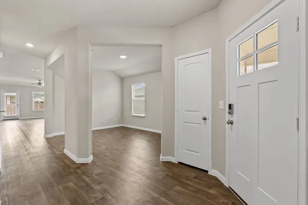 215 Bunting LN, Bertram, TX 78605