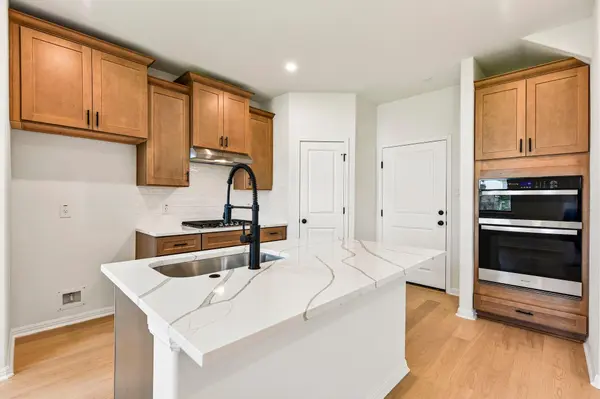 156 White Horses DR, Kyle, TX 78640