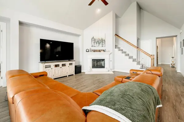 812 Anahuac DR, Leander, TX 78641